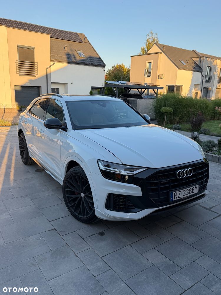 Audi Q8 55 TFSI quattro tiptronic - 1