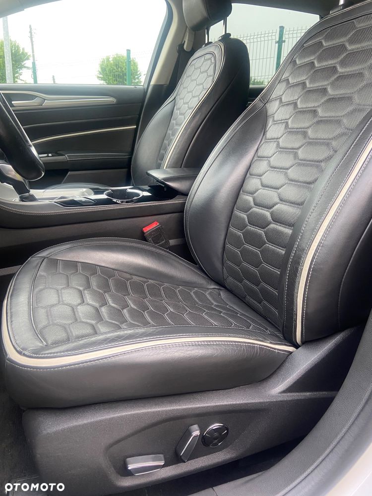 Ford Mondeo Vignale 2.0 TDCi PowerShift - 11
