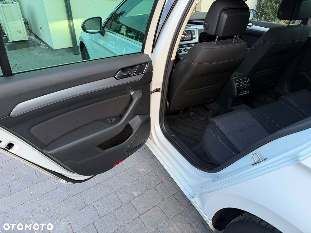 Volkswagen Passat 1.6 TDI (BlueMotion Technology) Comfortline - 28