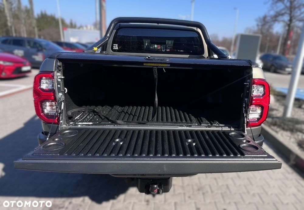 Toyota Hilux - 3