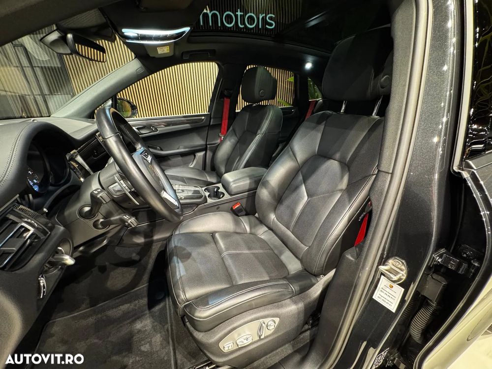 Porsche Macan Standard - 16