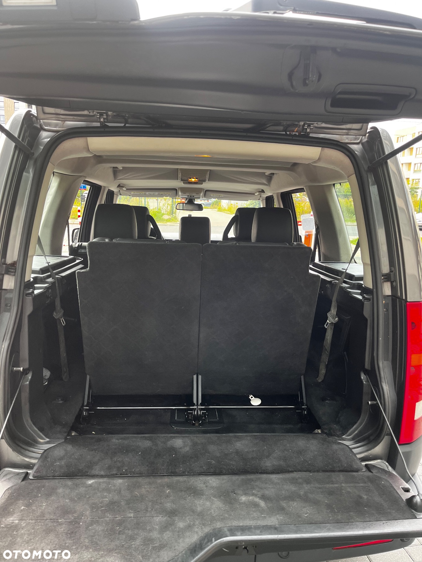 Land Rover Discovery IV 2.7D V6 SE - 36