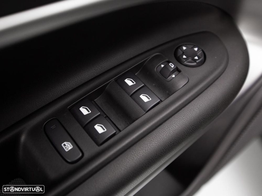 Jeep Avenger 1.2 GSE T3 Altitude - 13