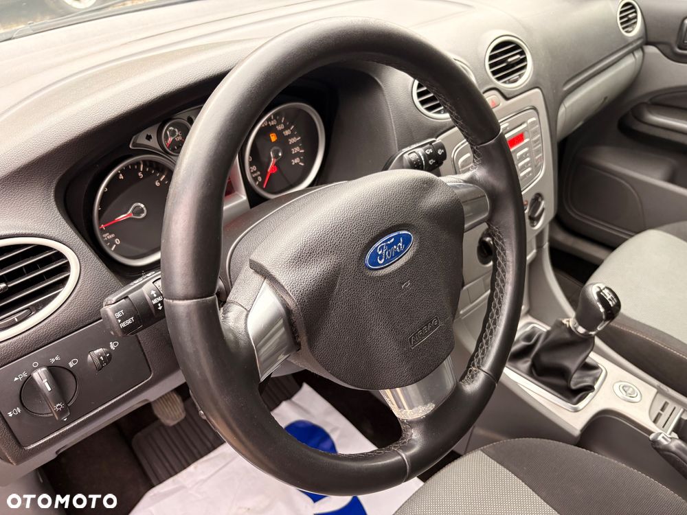 Ford Focus 1.6 Ti-VCT Titanium - 15