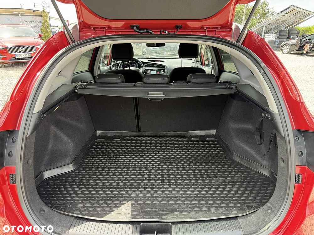 Kia Ceed - 14