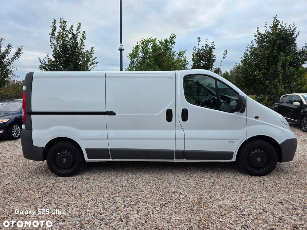 Opel Vivaro - 17