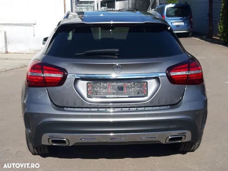 Mercedes-Benz GLA - 4