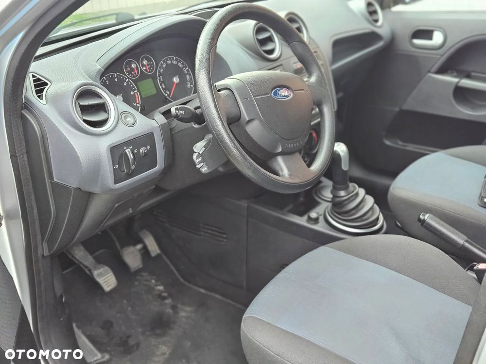 Ford Fiesta 1.4 - 9