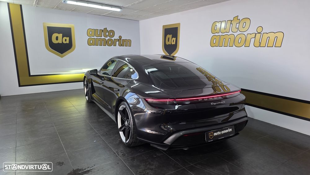 Porsche Taycan 4S - 9