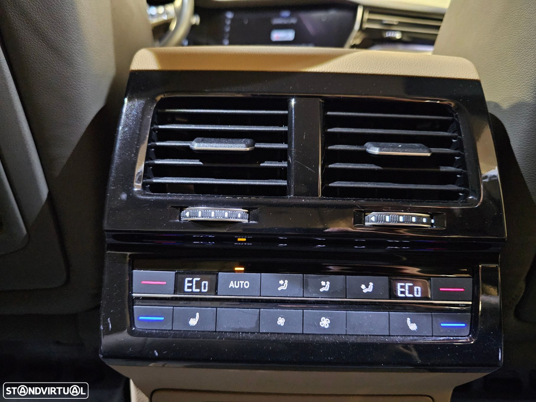 VW Touareg 3.0 TDI V6 Elegance Plus - 24