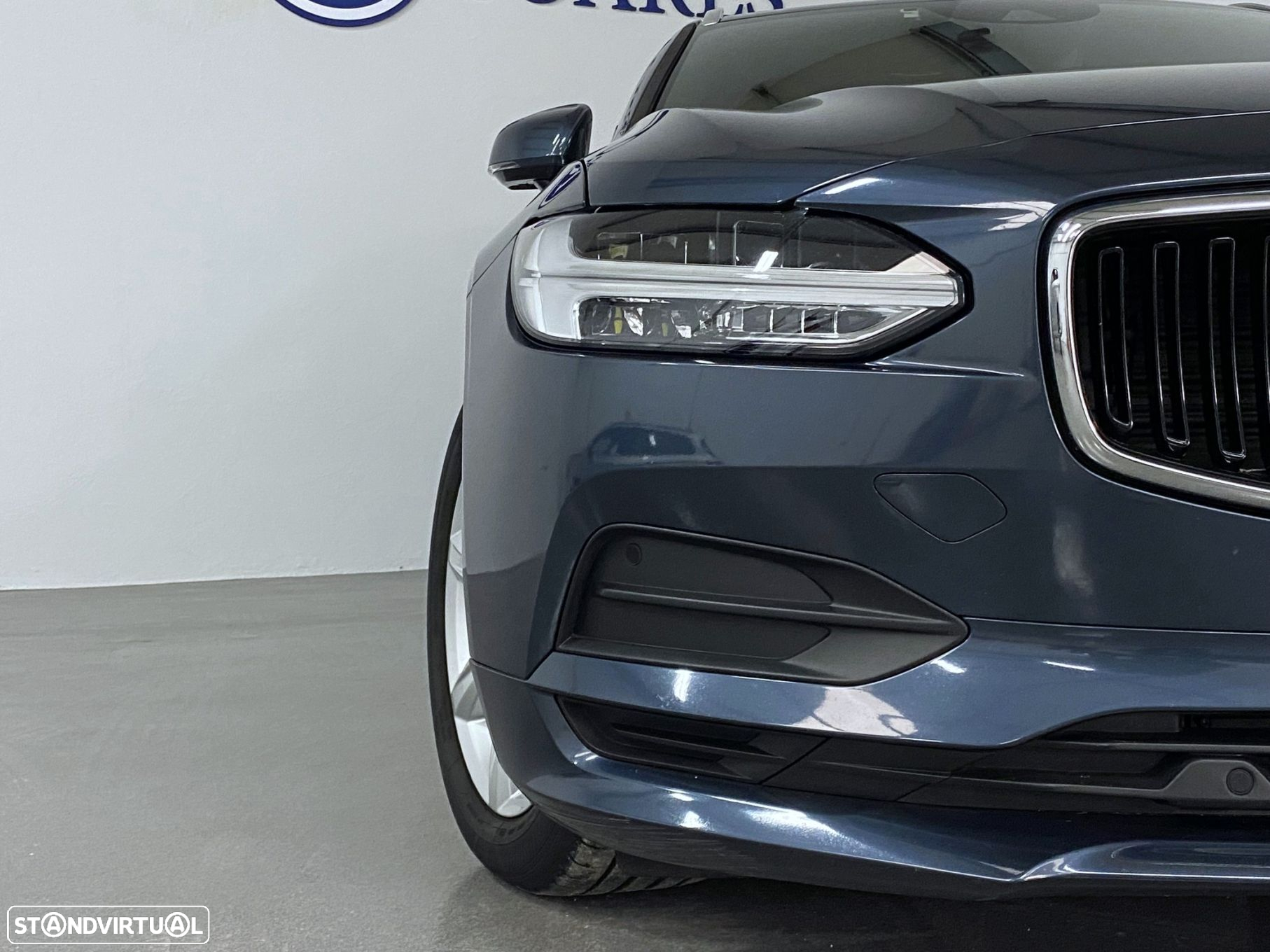 Volvo V90 2.0 D4 Momentum Geartronic - 29
