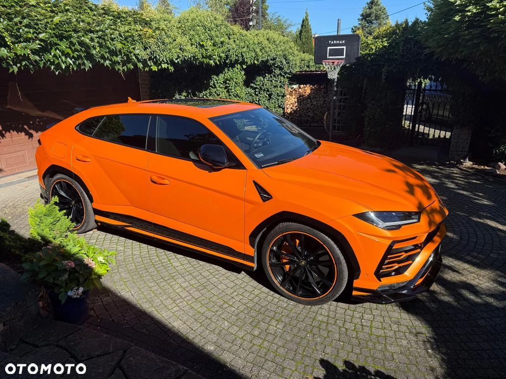 Lamborghini Urus - 1