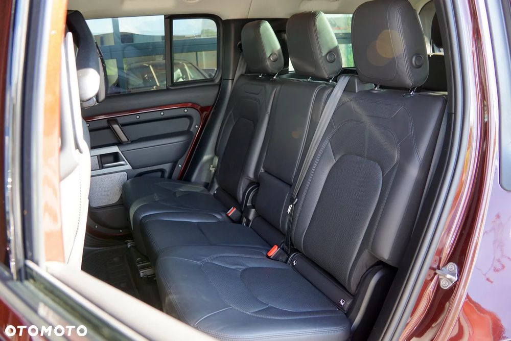 Land Rover Defender 3.0 P400 mHEV First Edition - 22