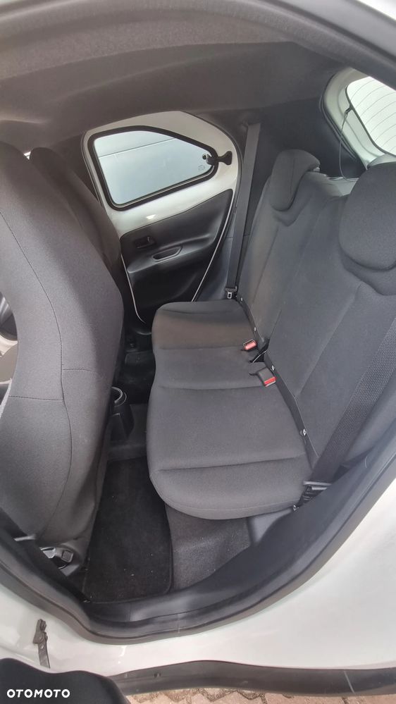 Toyota Aygo X Business Edition - 10