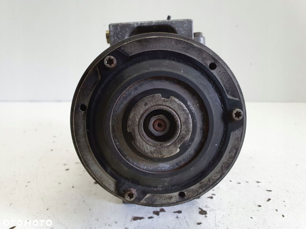 SPRĘŻARKA KLIMATYZACJI VW Golf V 2.0 TDI _ Pompa 1K0820803G - 5