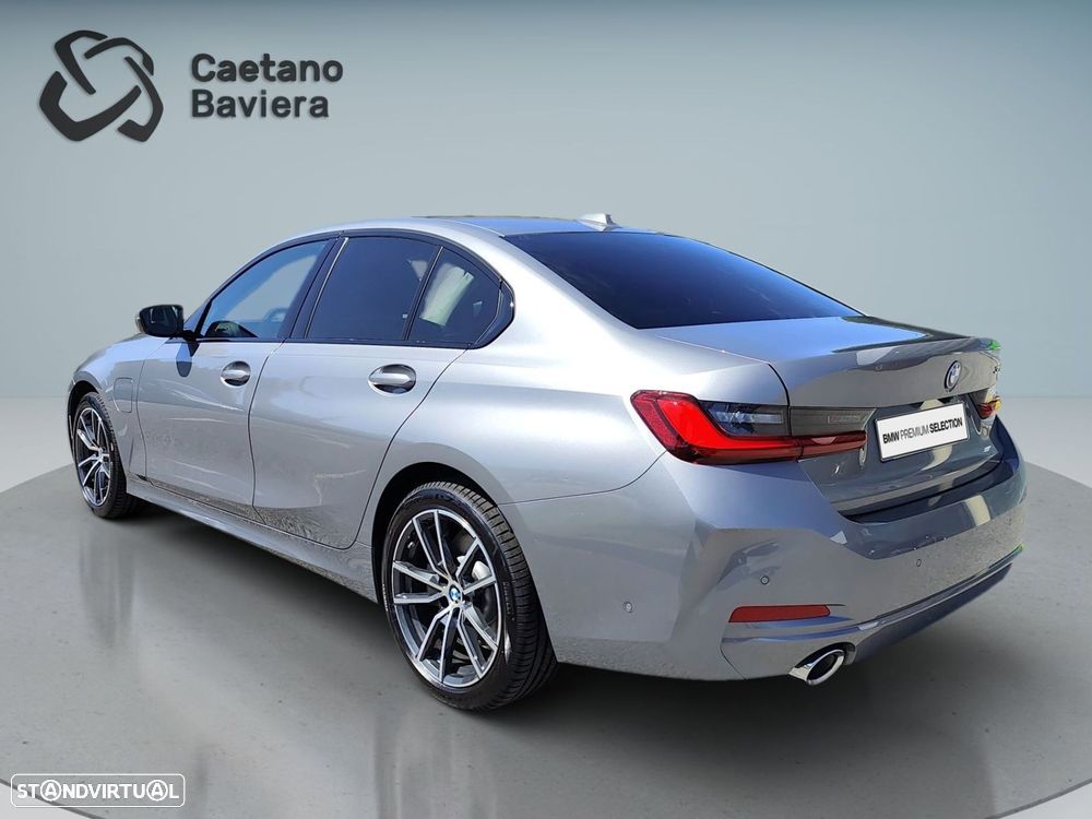 BMW 330 e Auto - 6