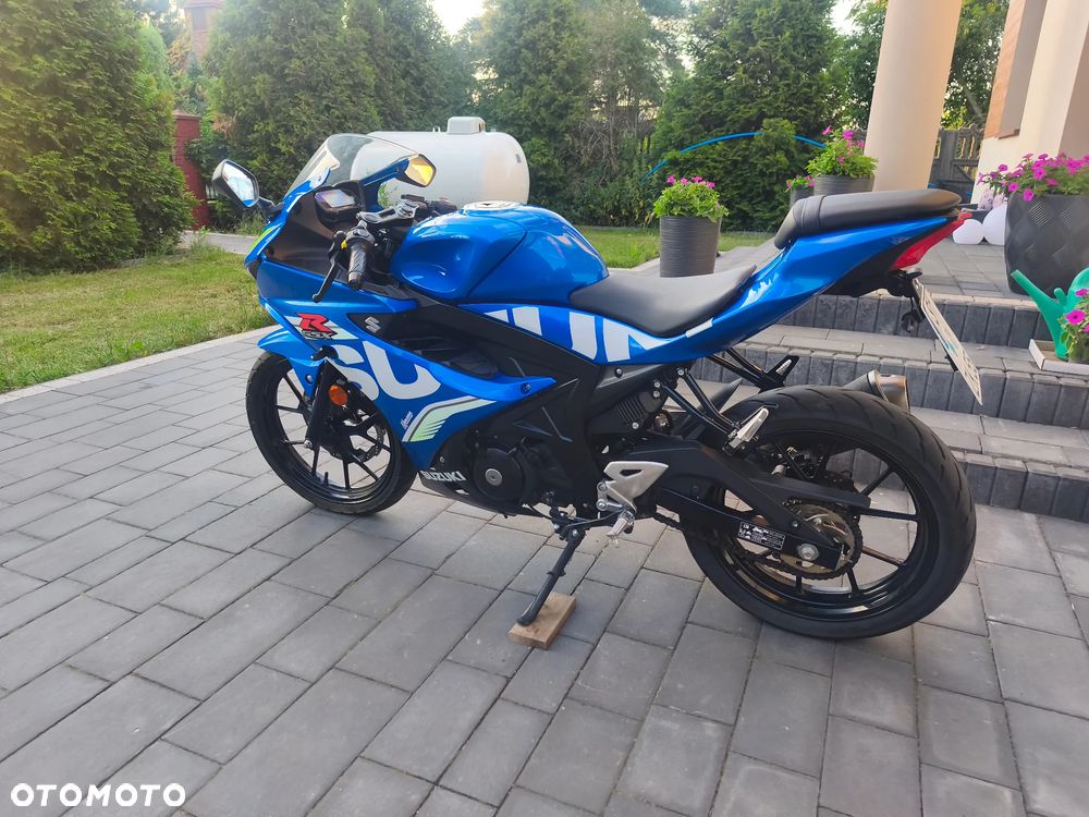 Suzuki GSX-R - 6