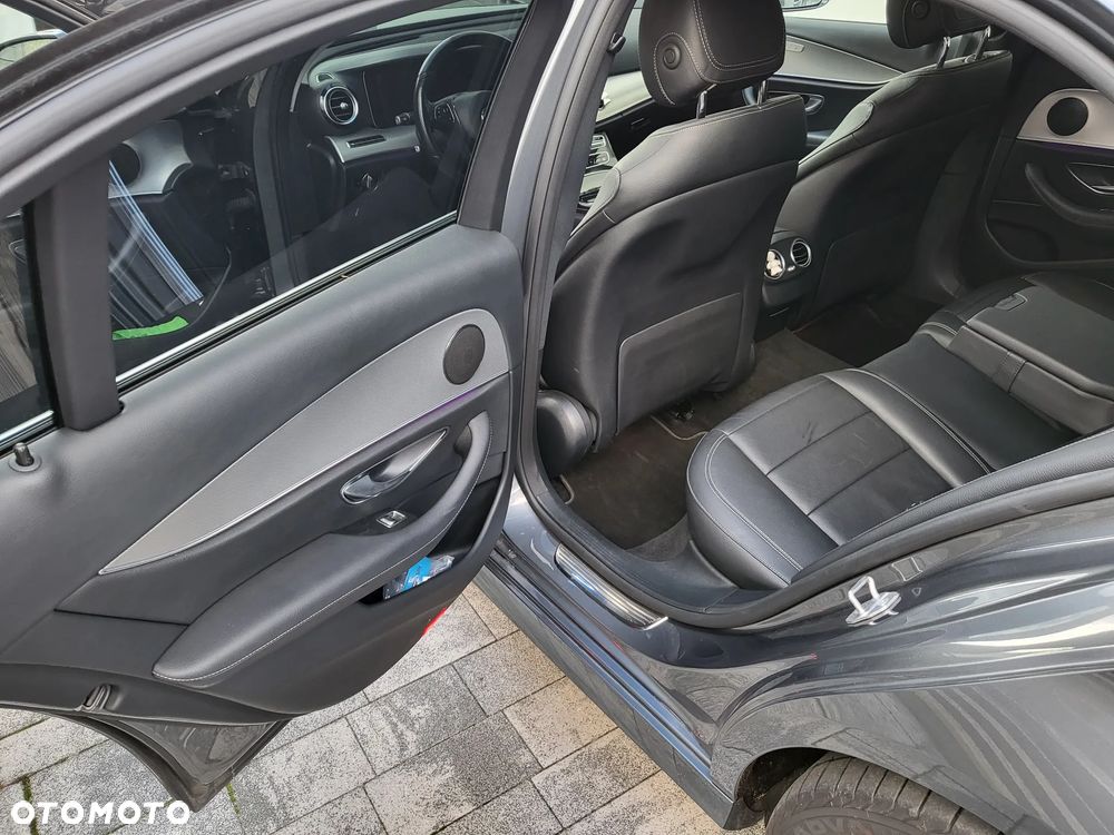 Mercedes-Benz Klasa E 220 d 9G-TRONIC - 20