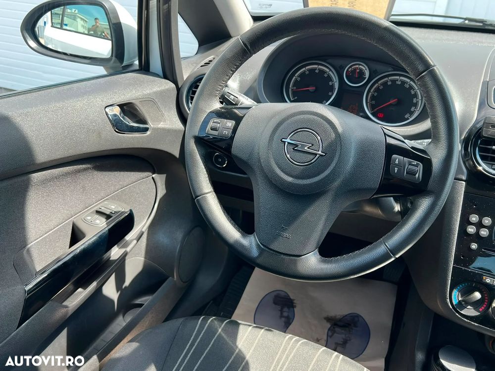 Opel Corsa 1.4 Cosmo - 16