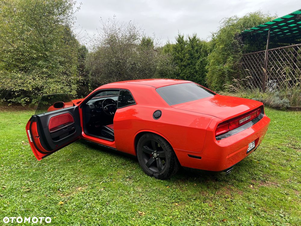 Dodge Challenger - 24