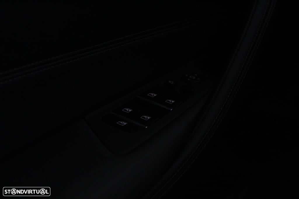 BMW 520 d Pack Desportivo M Auto - 20