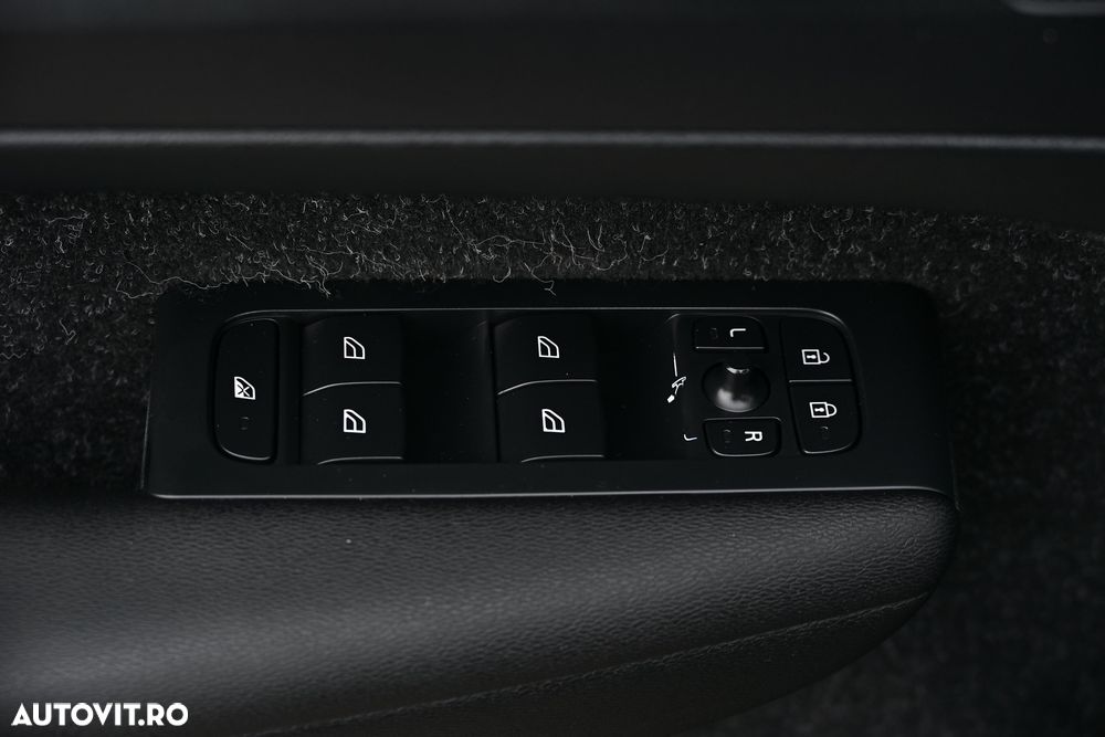 VOLVO XC40 2019 — imagine 32