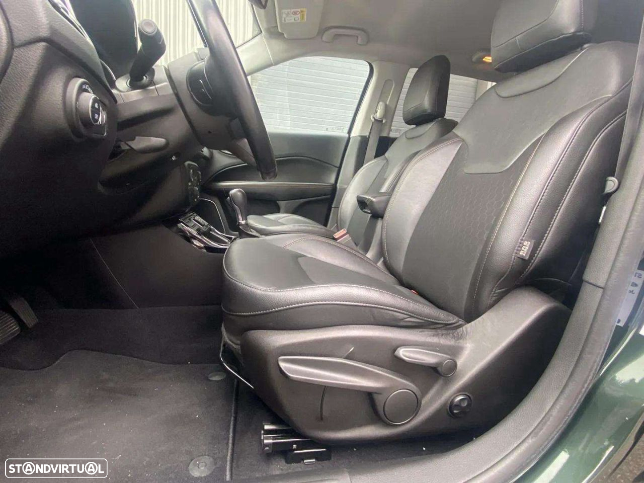 Jeep Compass 1.3 T Limited DCT - 14