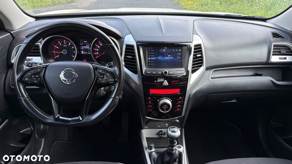 SsangYong/KGM Tivoli e-XGi 160 2WD Black+White - 26