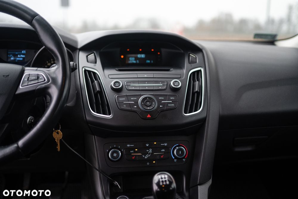 Ford Focus 1.6 Trend - 10