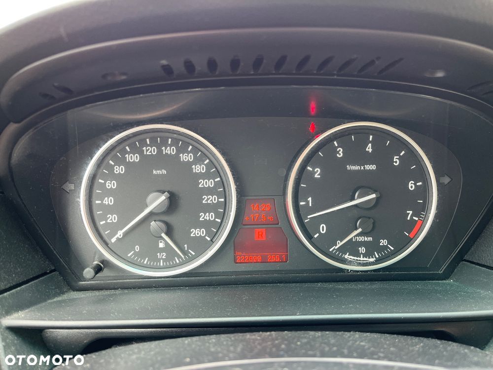 BMW Seria 5 525i xDrive - 3
