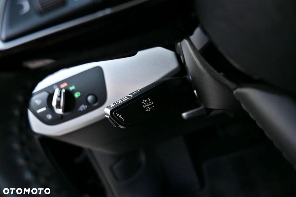 Audi A4 Avant 2.0 TDI ultra S tronic design - 34