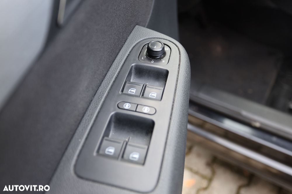 Volkswagen Sharan 2.0 TDI DSG BlueMotion Technology Highline - 22