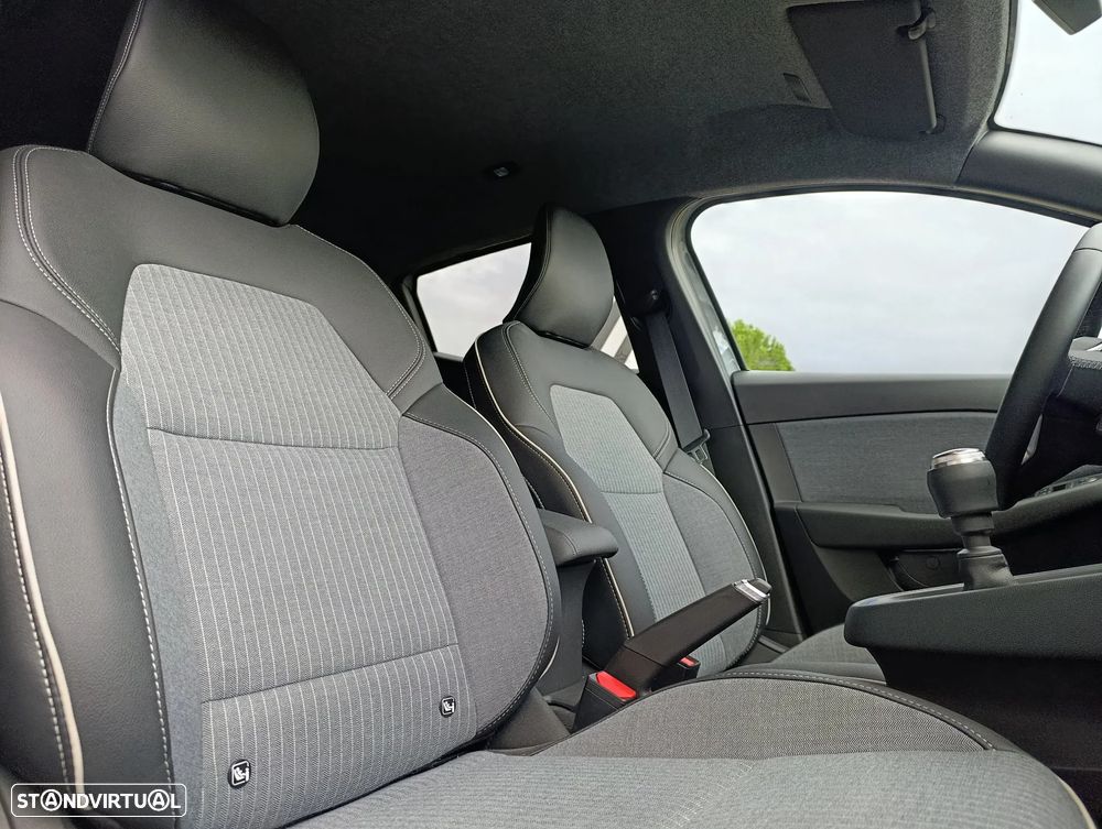 Renault Clio 1.0 TCe Techno Bi-Fuel - 9