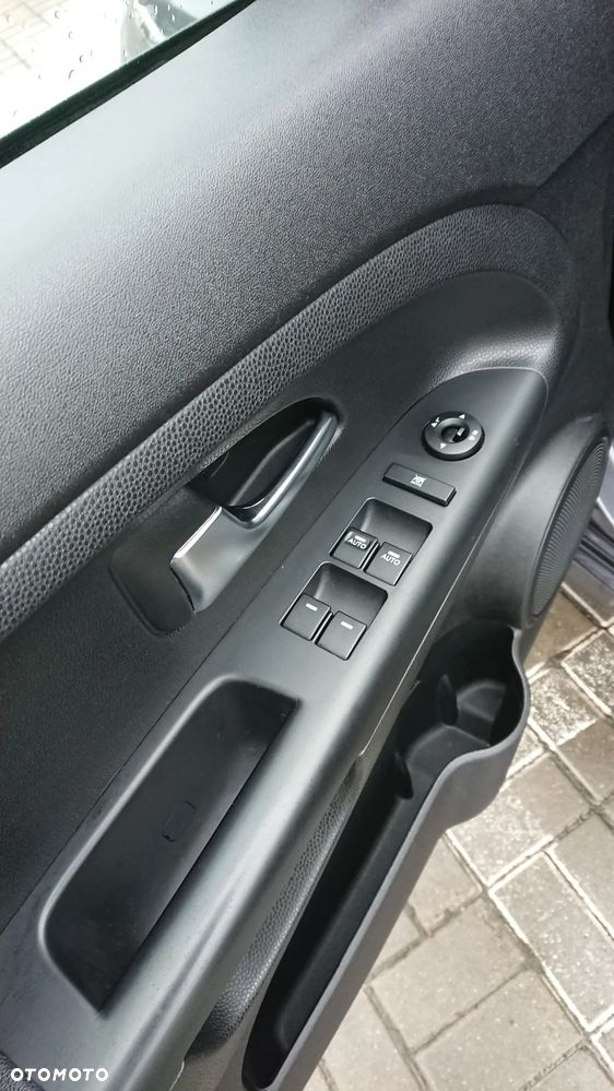 Kia Venga 1.6 Business Line - 12