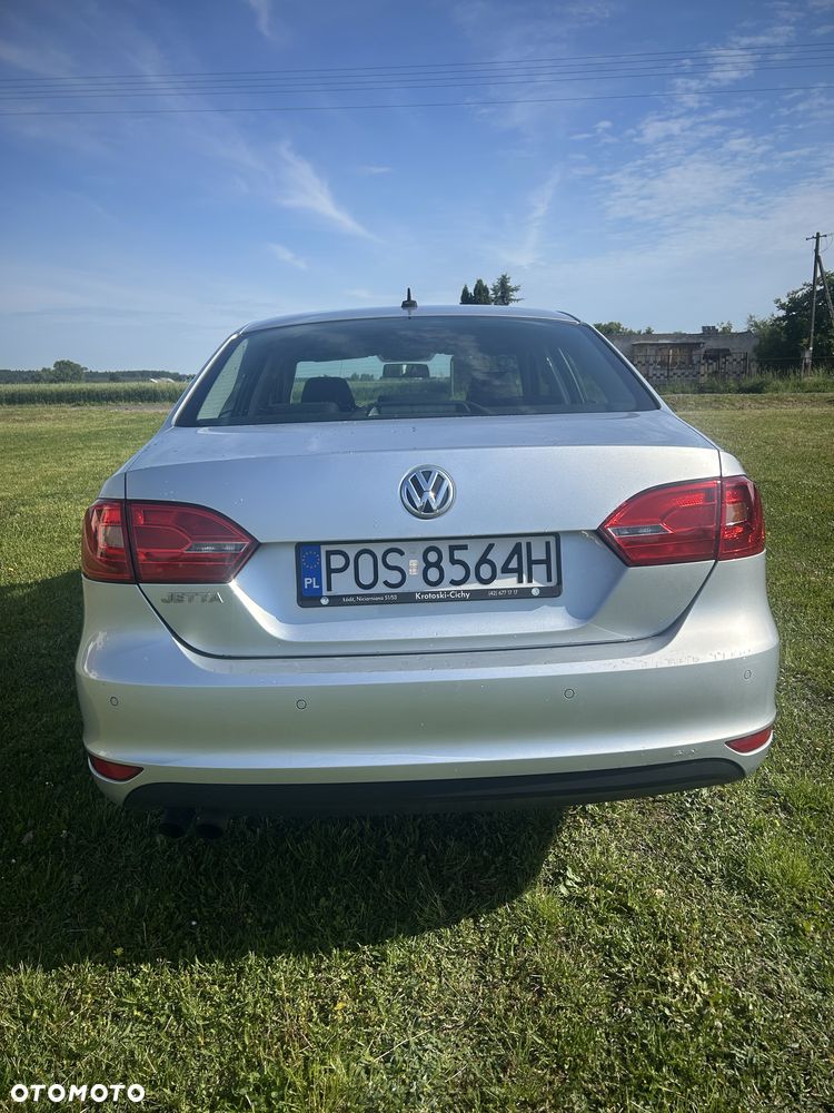 Volkswagen Jetta - 3