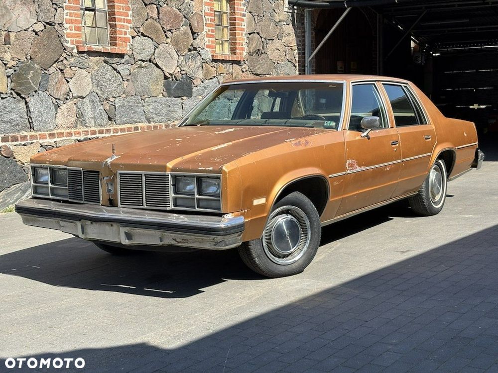 Oldsmobile Delta 88 - 4