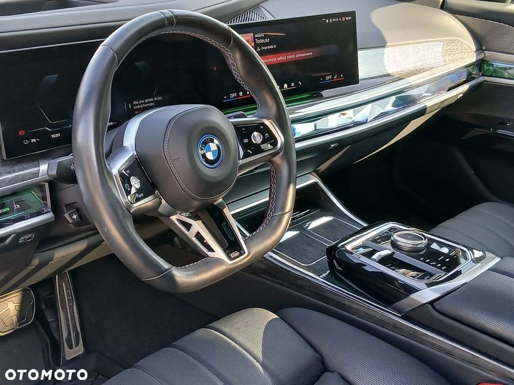 BMW i7 - 18