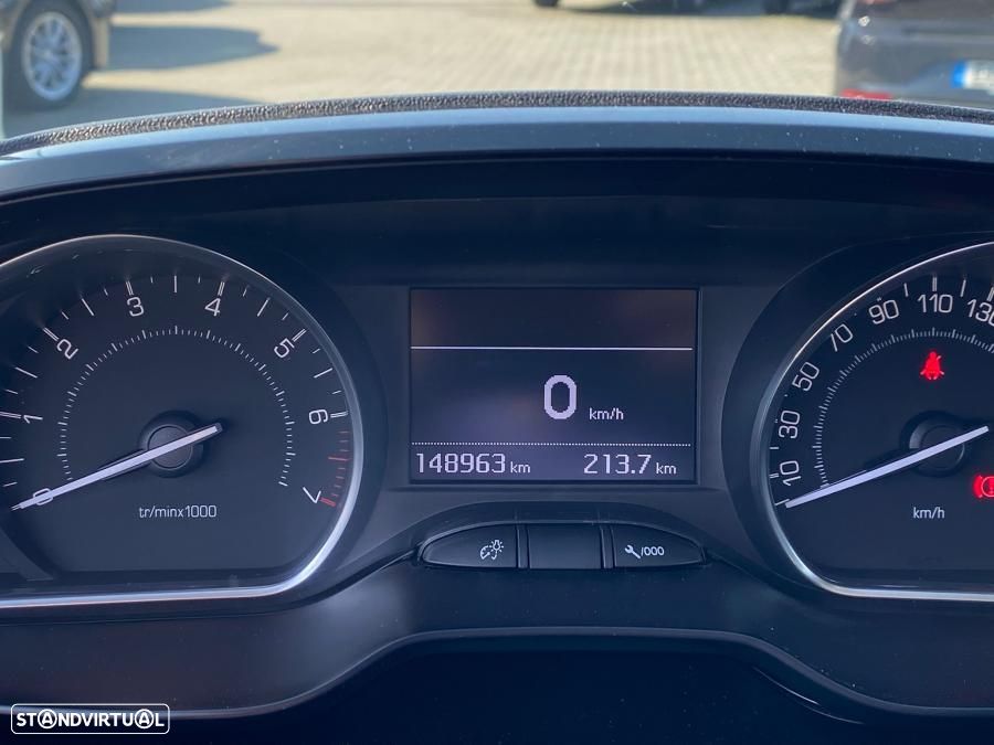 Peugeot 2008 1.2 VTi Active - 11