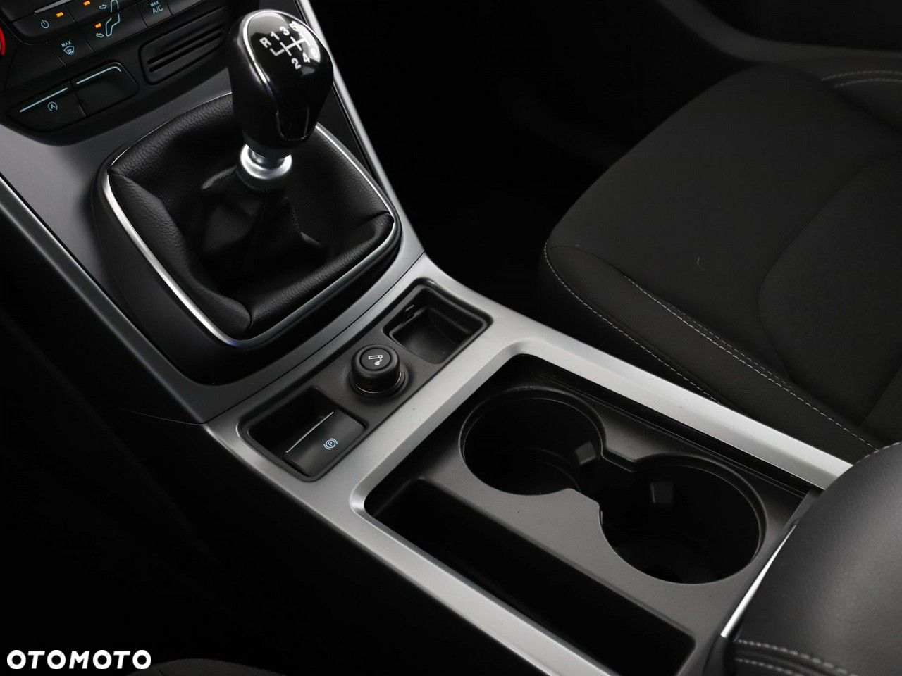 Ford Kuga - 28
