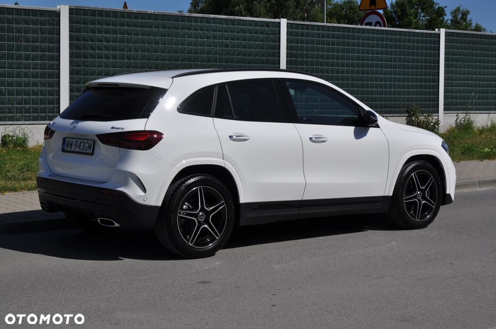 Mercedes-Benz GLA - 10