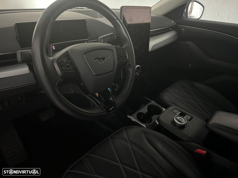 Ford Mustang Mach-E Premium - 19