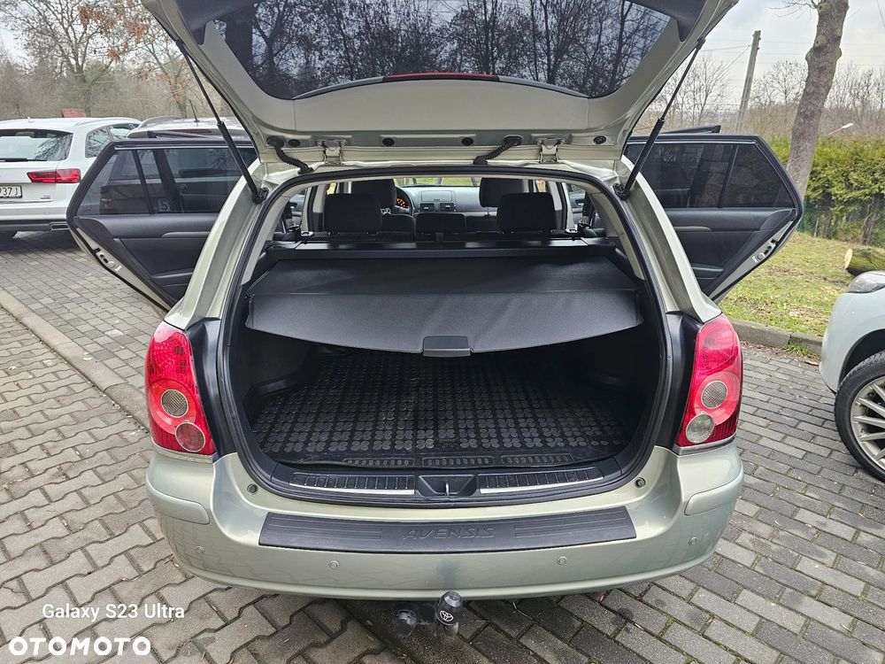 Toyota Avensis 2.0 VVT-i Sol Plus - 24