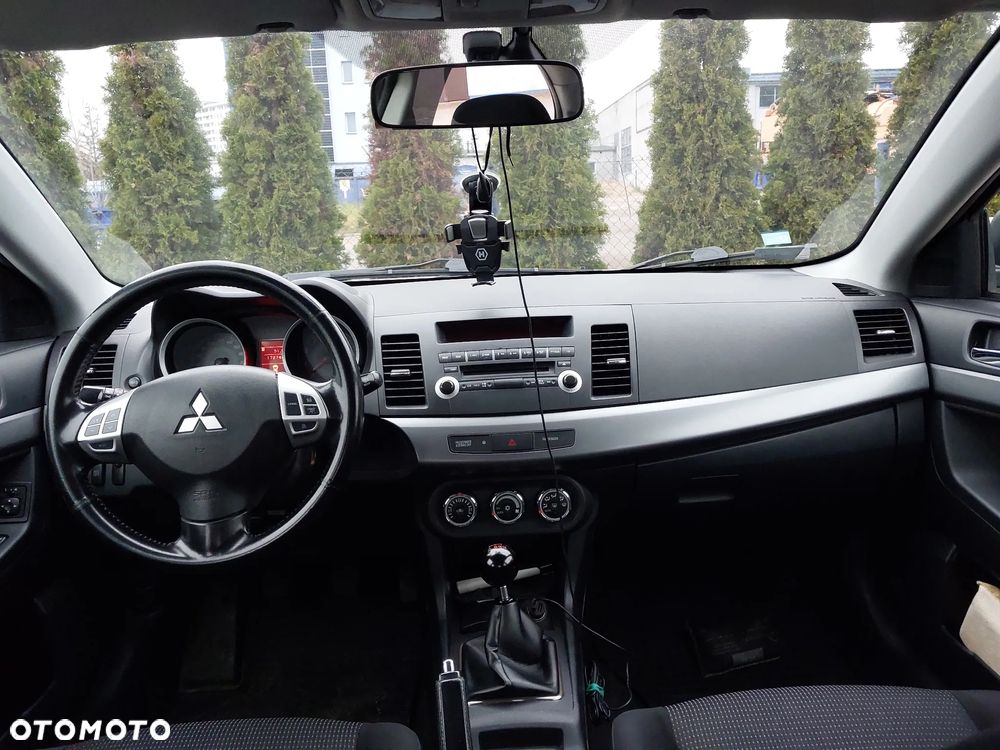 Mitsubishi Lancer 1.8 Invite - 11