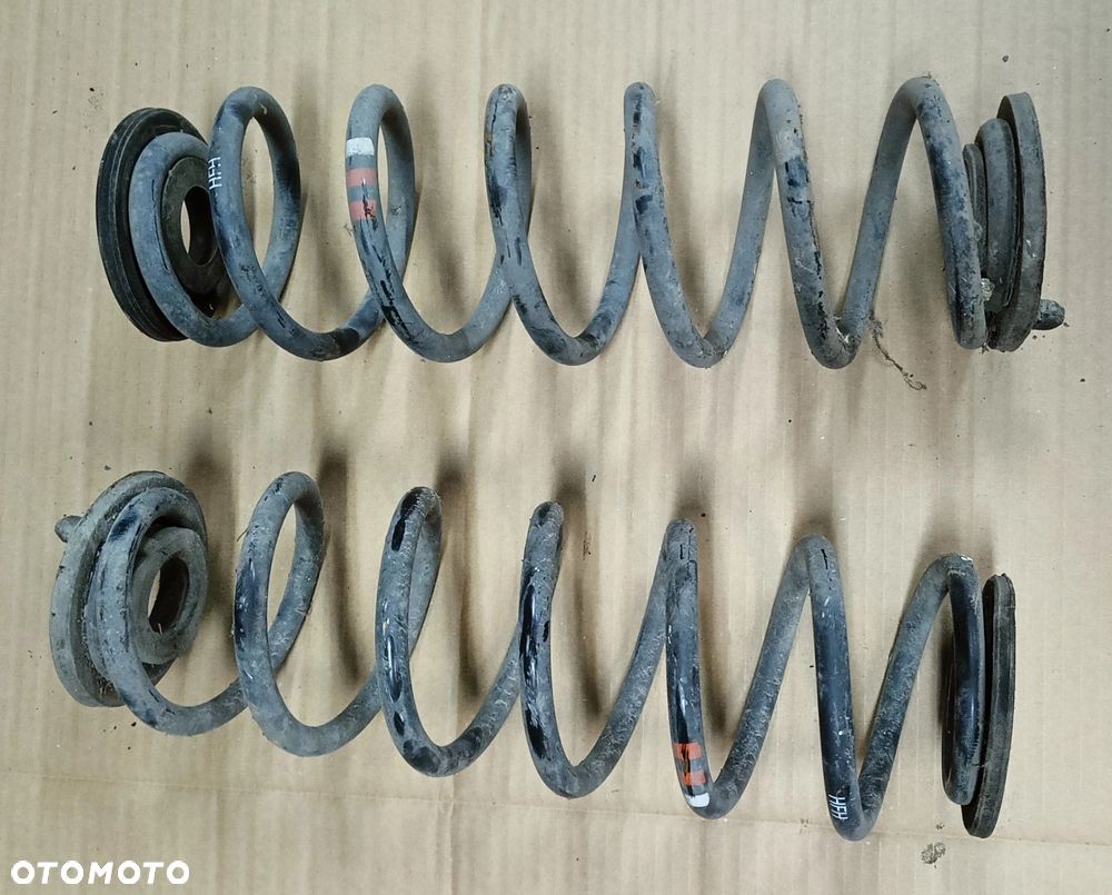 Octavia II sprężyna sprężyny tył tylne komplet kombi benzyna Skoda