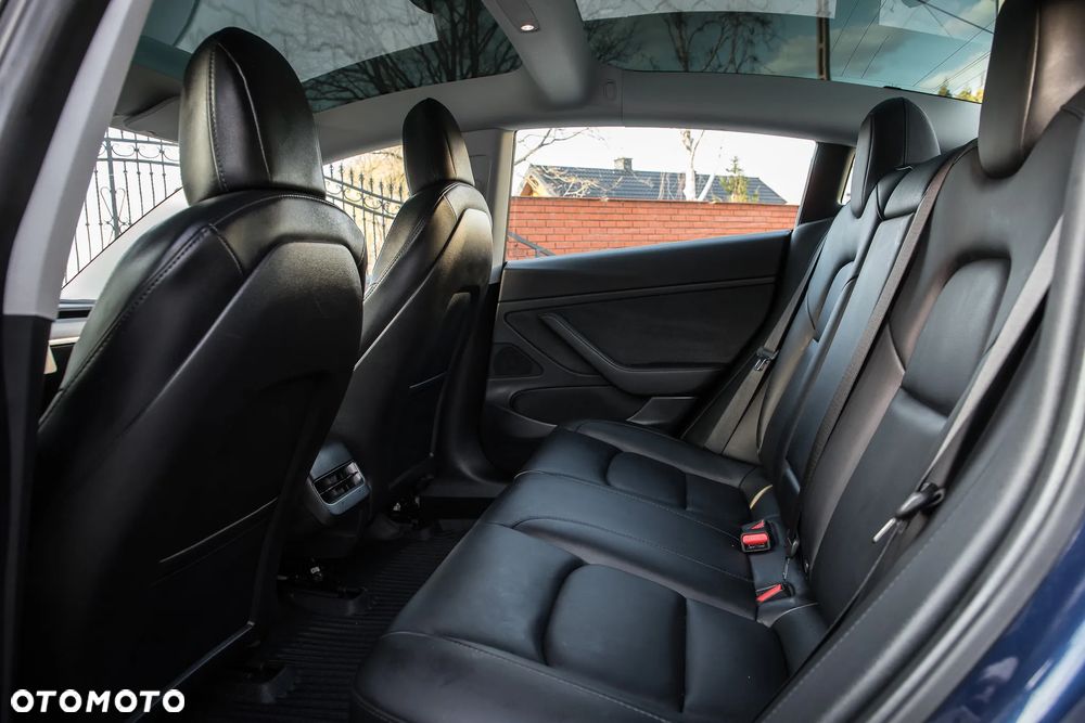 Tesla Model 3 - 21