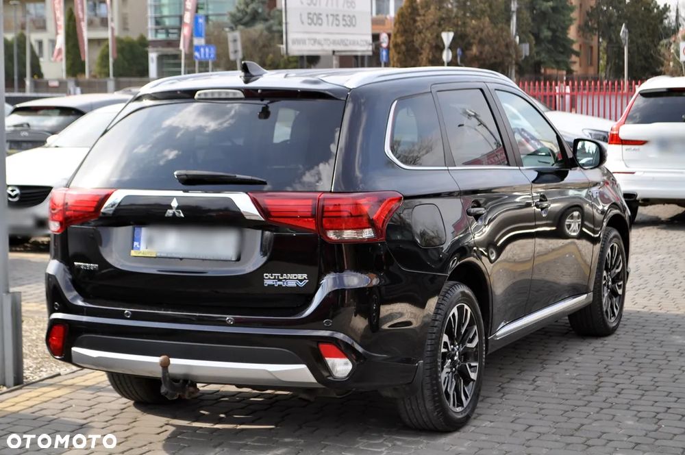 Mitsubishi Outlander - 11