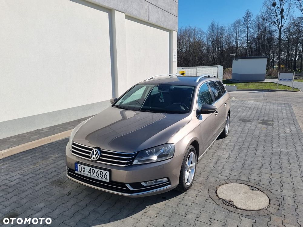 Volkswagen Passat - 1