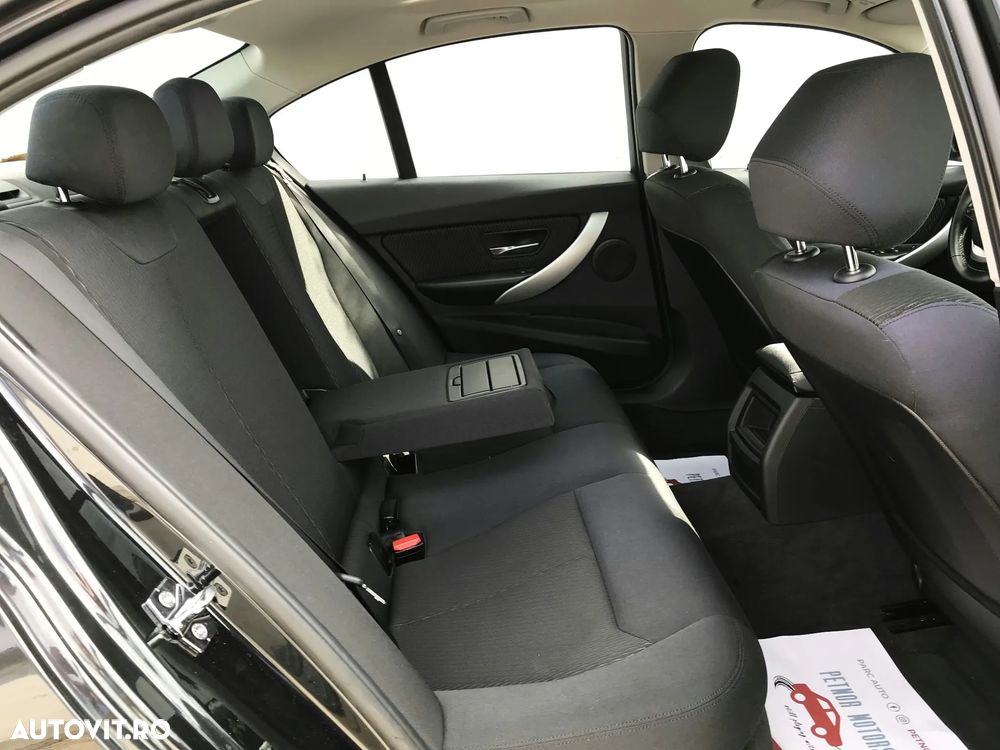 BMW Seria 3 320i Aut. - 16