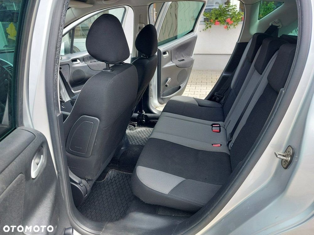 Peugeot 207 - 13