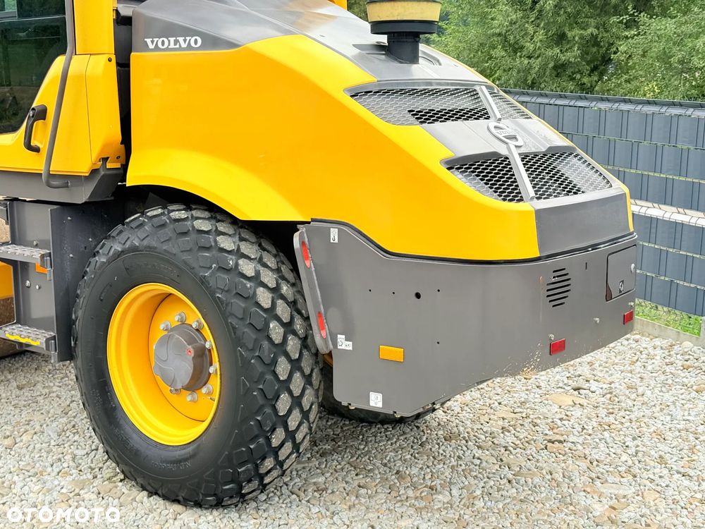 Volvo * Walec Volvo SD 75 * Jak Nowy * Tylko 640 Motogodzin * Walec Drogowy Guma Stal * 8 TON * - 14